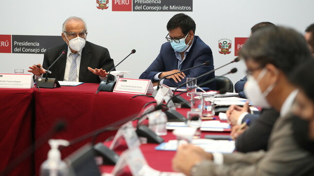 PREMIER TORRES Y GOBERNADOR REGIONAL DE CUSCO LIDERAN REUNIÓN EJECUTIVA CON MINISTROS DE ESTADO PARA CIERRE DE BRECHAS EN LA REGIÓN
