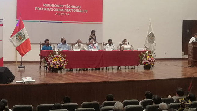 UCAYALINOS CONSENSÚAN AGENDA DE TEMAS PRIORITARIOS PARA EL DESARROLLO DE SU REGIÓN