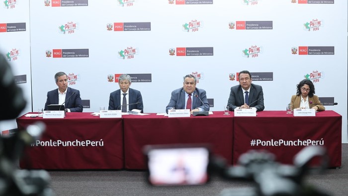 Premier Adrianzén confirma que gobiernos regionales y locales recibirán mayor presupuesto para el ejercicio 2025